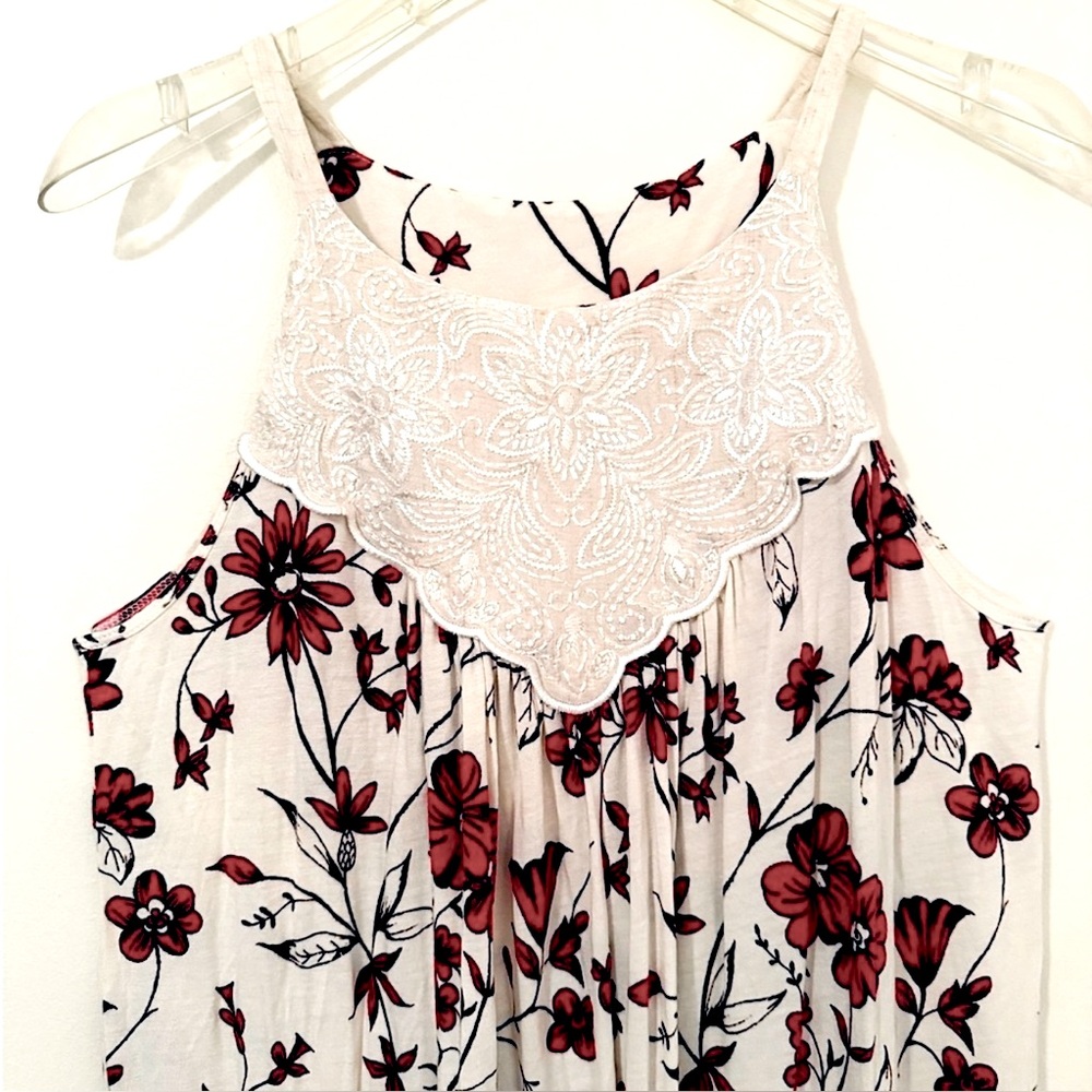 Romantic Floral Women's Top - Red and Cream, Sleeveless, Scuba Neck, M - Picture 3 of 6